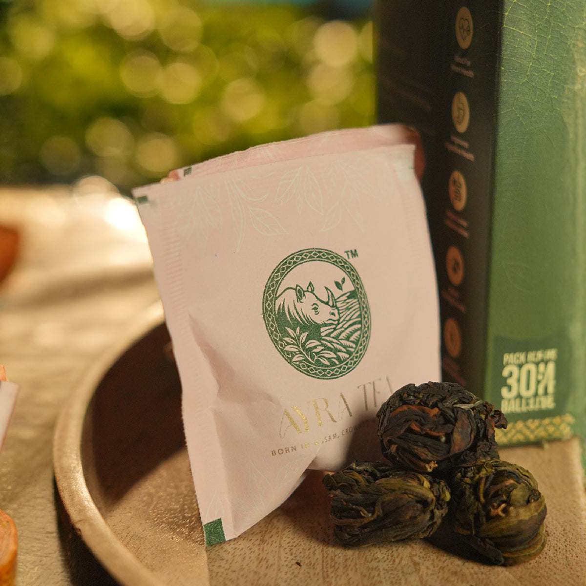 Blooming handcrafted green tea
